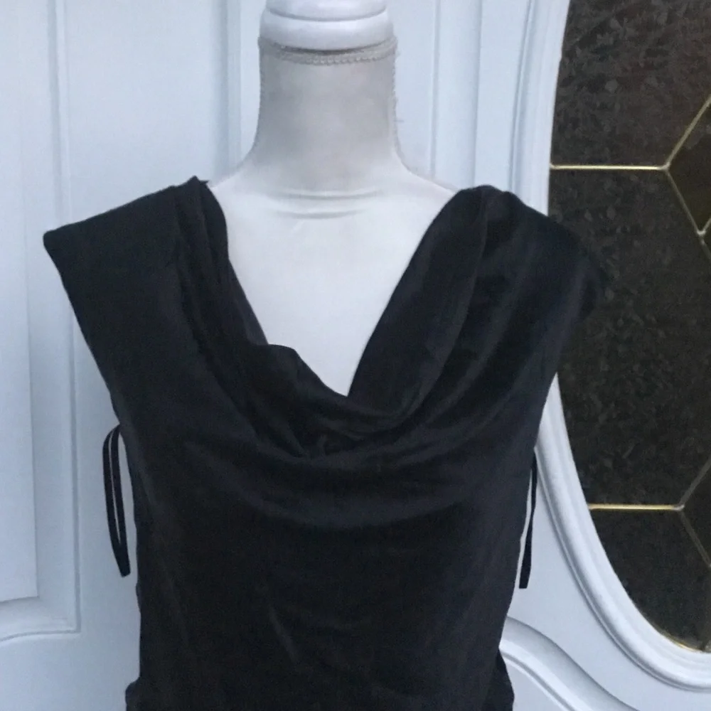 GA8) women’s brand new short black dress